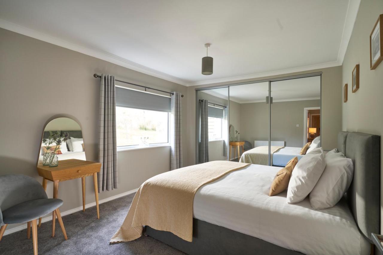 Water View Villa Cairndow Bagian luar foto